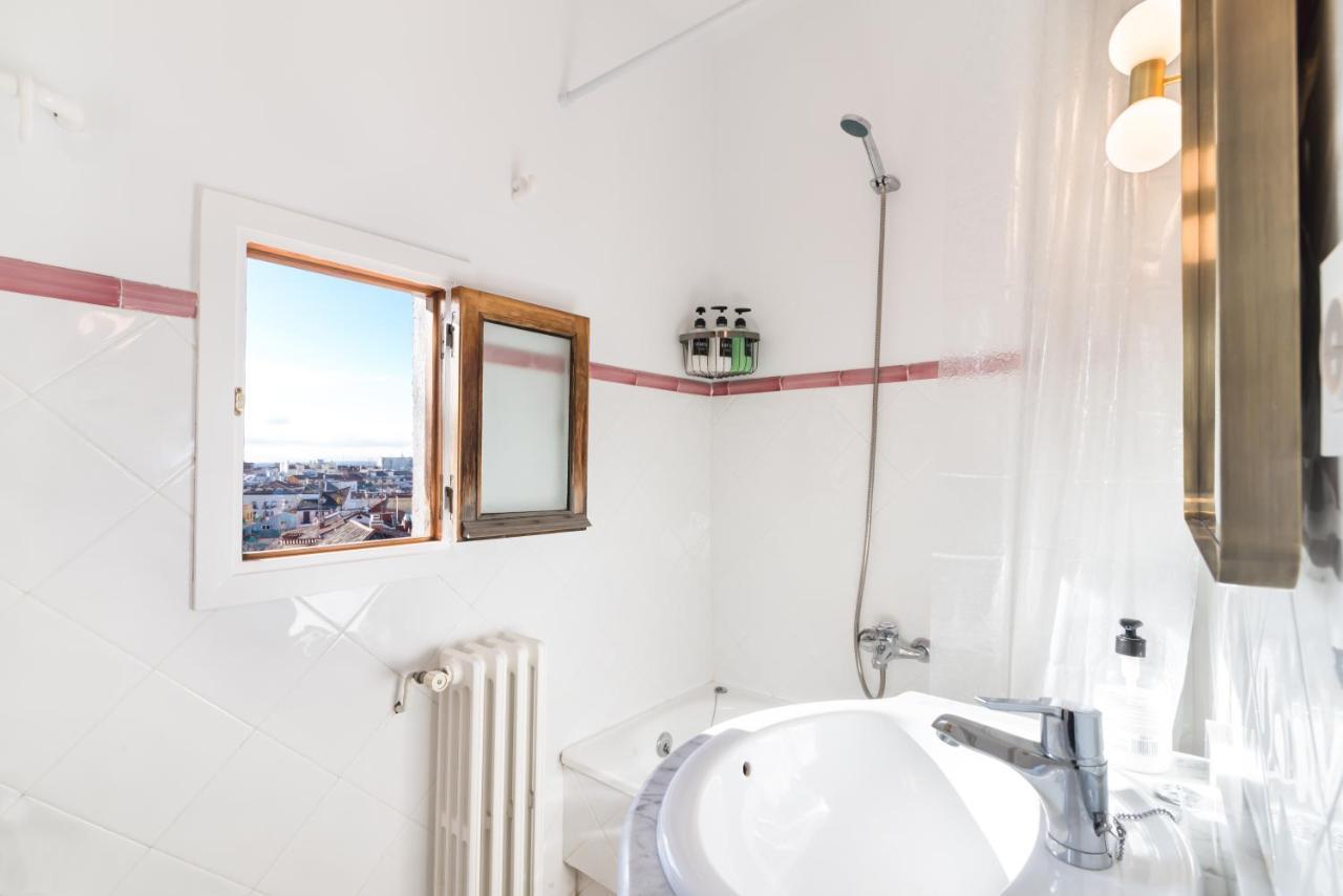Historic Penthouse Plaza Mayor In マドリード エクステリア 写真